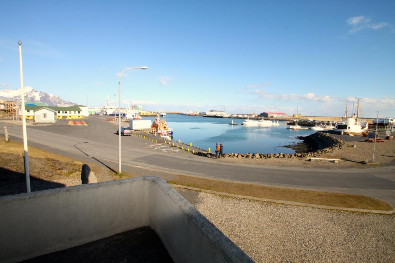 Guesthouse Hvammur By The Harbour Höfn Exteriör bild